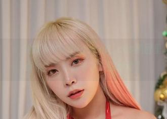 Dami(퀸다미)的PhotochipsVol，cos美图里总藏着一点令人“难以名状”的绪动。