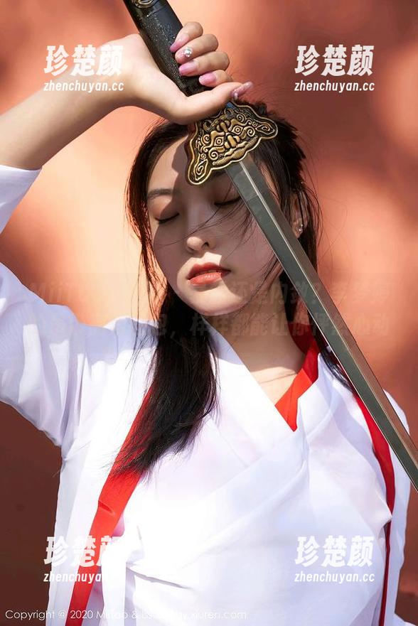 MiiTao蜜桃社 - 暴露还是内敛？李梦婷的吊带高清图包，样样都能让你怦然心动
