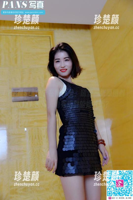 PANS - 宁宁在婚纱里，随便一张原图都让人想问，她有迟到的婚礼吗？