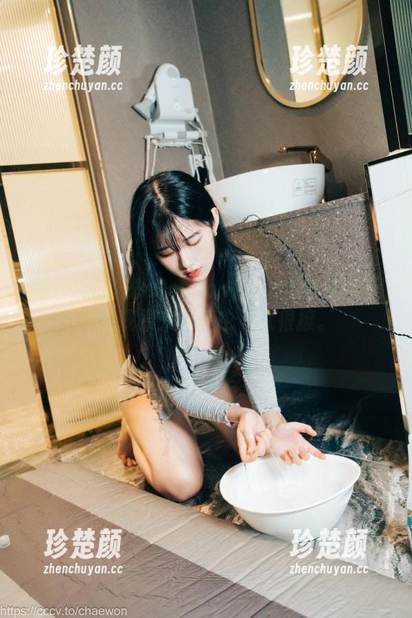 睡衣+无圣光=Sonson(손손)的最新合集，发现原来舒适也可以很撩。