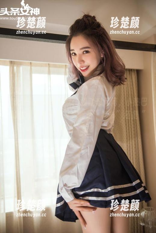 TouTiao头条女神 - 我就想问问，小热巴的这组写真分享，究竟是”秘书”还是“潮人”呢？