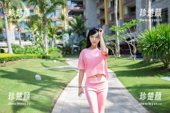 TuiGirl推女郎 - 拿着图包的娜露，让我更想变身出嫁的‘超级小白’！