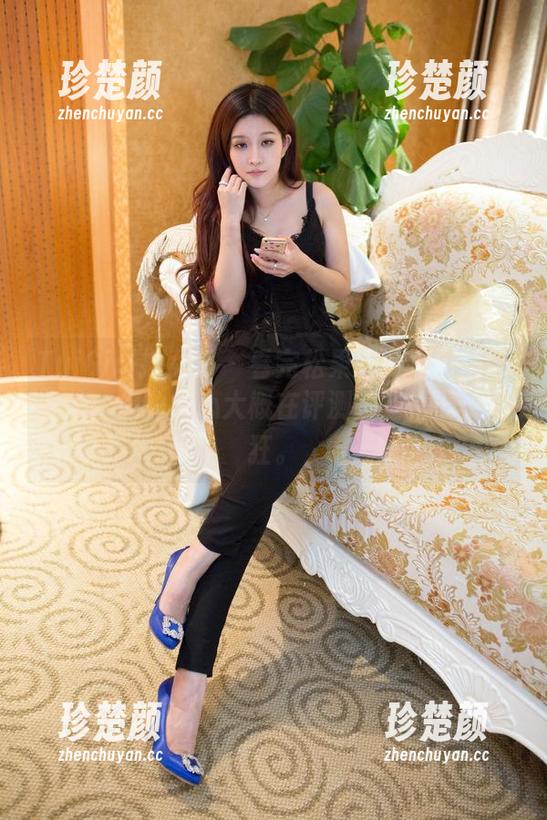 TuiGirl推女郎 - 看完松果儿的免费吊带图集，你的内心大概在评测哪些搭配更疯狂。