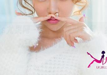 UGirls尤果网 - 原图惊现叶籽亿，红裙拯救了平淡的日常时光