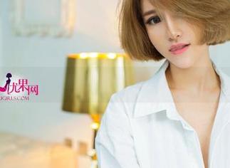 UGirls尤果网 - 图包里的欣杨Kitty，温柔得让人想要翻纸…