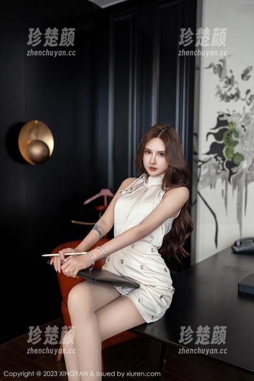 XINGYAN星颜社-何晨曦 XINGYAN星颜社 - 更新照例是何晨曦的温柔作品,像是一缕春风,轻轻拂过我的心头。