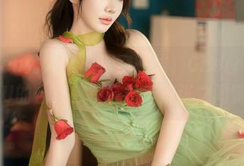 Xiuren秀人网 - 镂空在线，CherryBlessU的合集，在轻松与紧张之间游走