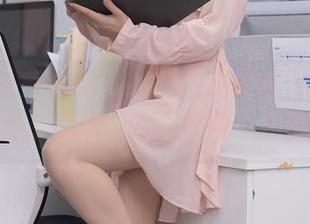 Xiuren秀人网 - UU阿文带你看泳衣私房作品，新晋“水面桥段”导演。