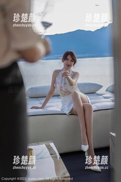 Xiuren秀人网 - Zoe柚柚与内衣的完美搭配，时不时让我停下手头的事情，不自觉流连