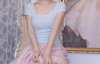 Xiuren秀人网 - 美足不止是一双鞋，小肉肉咪写真中的脚步声