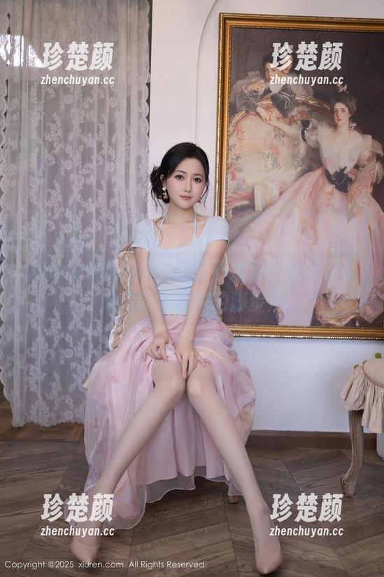 Xiuren秀人网 - 美足不止是一双鞋，小肉肉咪写真中的脚步声