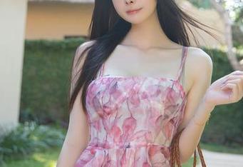 Xiuren秀人网 - 月野兔美妞海边别走太快，精选套图真的是让我走神！