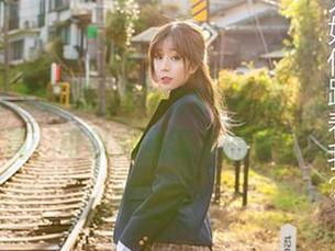 YouMi尤蜜荟 - Lingyu学姐：你的定制写真，可以充当课本的封面吗？