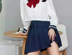 YouMi尤蜜荟 - 瞅瞅这女孩：抖娘利世的美图包里有你想象不到的叛逆。