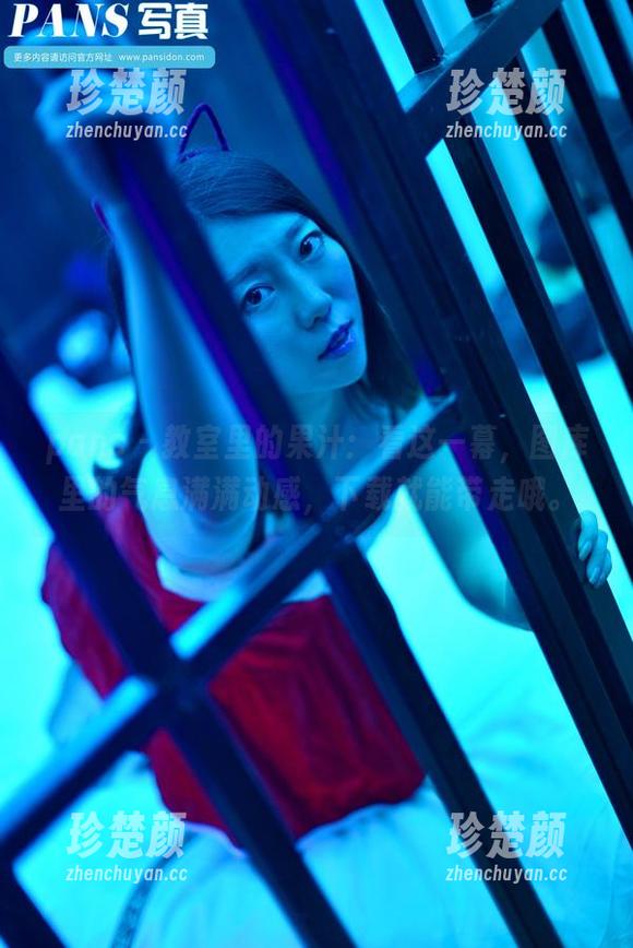 pans - 教室里的果汁：看这一幕，图库里的气息满满动感，下载就能带走哦。