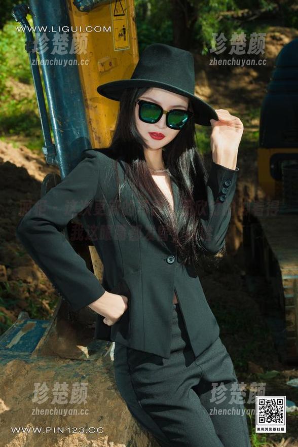 丽柜 - 这次更新的写真，王欣竹的脚看得我这眼睛都发昏，哈哈。