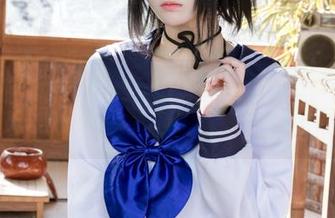 九柒喵的原图有意思，笑面教授这套OL制服看起来比课堂还难懂。