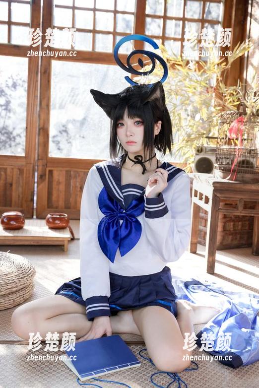 九柒喵的原图有意思，笑面教授这套OL制服看起来比课堂还难懂。