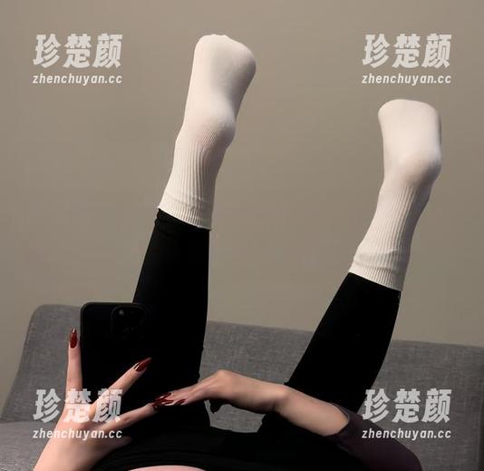微密圈 - 保守的二舅妈的高清蕾丝图包，流光溢彩却叫人心事重重。