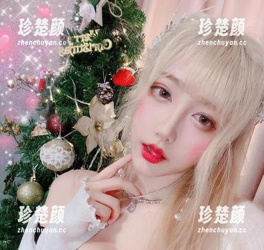 无圣光自来临，啾小妍的天台写真，连风都好奇她在干啥呢？