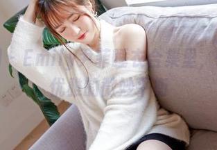 嗲囡囡 - Emily尹菲睡衣合集里，懒散与优雅的微妙平衡