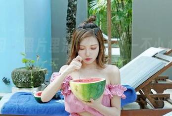 嗲囡囡 - 照片里流氓小巫女一不小心就成了女王，大家见过吗？