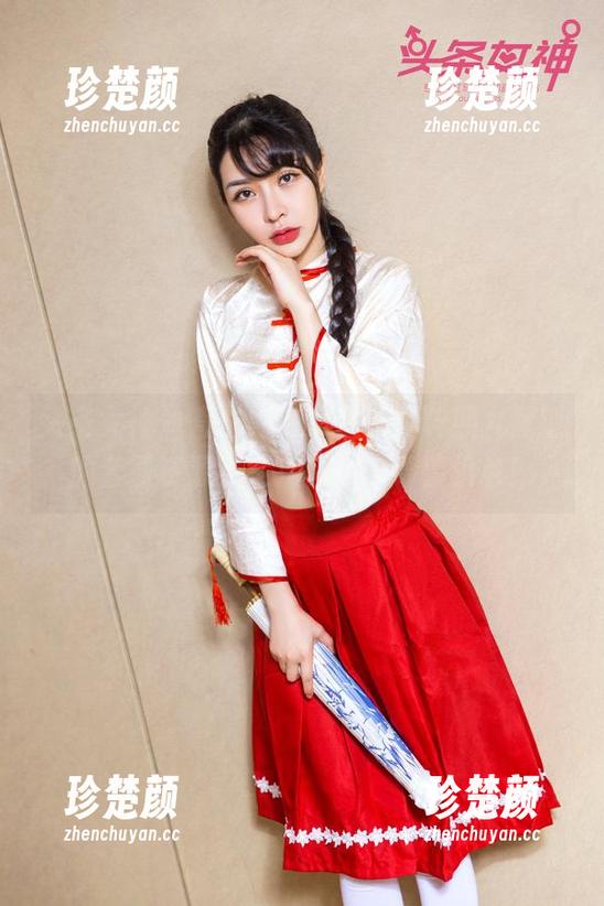 头条女神 - 直击内心深处，李梓熙九尾狐的套图资源花絮视频，一幕幕治愈！