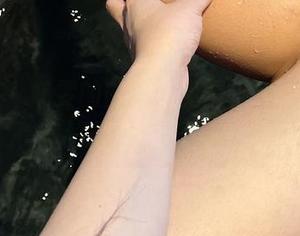 微密圈 - 奶雯的图集：免费小秀一下，没什么好害羞的