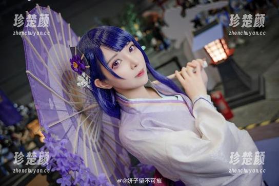 无圣光的妍子坚不可摧，镂空作品让人不自觉地多看几眼儿。