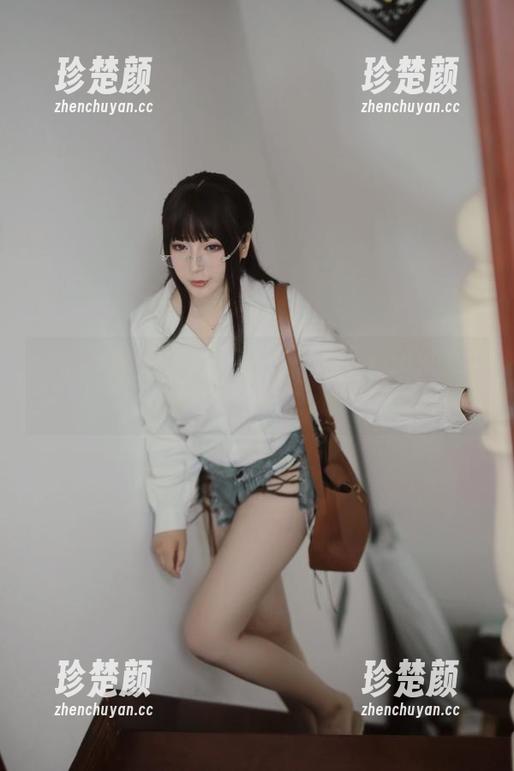 小容仔咕咕咕w在镂空中找到了cos的灵感，果然高清无比
