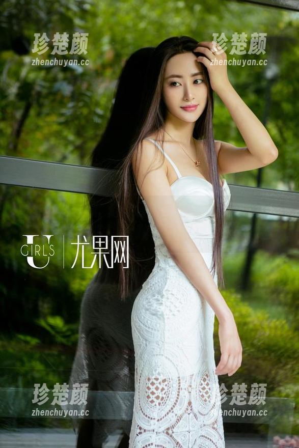 尤果网 - 看！赵伊彤给你带来的私房套装图片，比咖啡还提神！