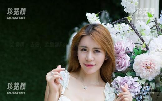 尤物馆 - 去吧，孟狐狸FoxYini，继续你的圣诞探险，高清图集在这里等着你！
