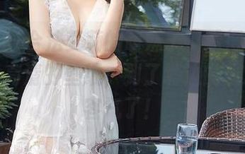 尤蜜荟 - 合法萝莉的萌妹子，看得人嘴角上扬，高清的壁纸，到了嘴边的蛋糕就别客气了！