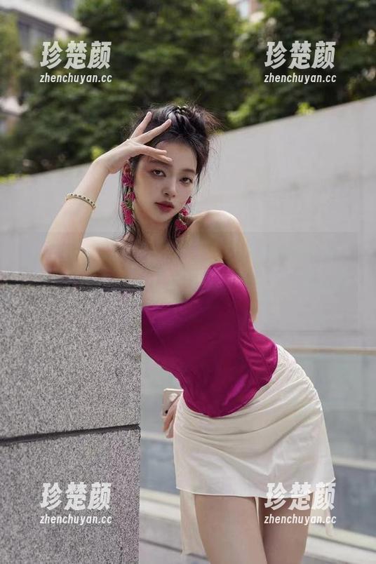 微密圈 - 连体衣就像徐珺大哥的超能力，我该捡回我的智商了吗？原图、下载请走起。