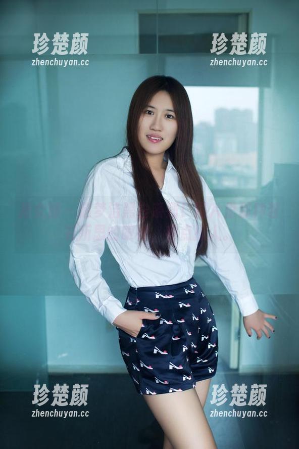 推女郎 - 赵梦洁黑白系列！图片里那种若有所思的眼神，有点撩人。