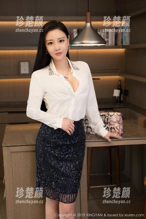 星颜社 - 梦心玥的泳衣套图：收藏起来，等夏天的时候再翻出来看吧！