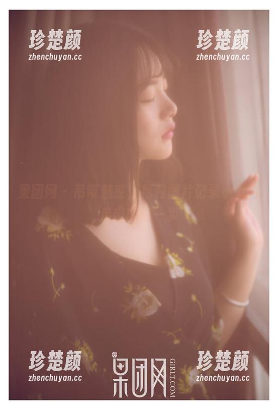果团网 - 吊带魅惑，福利图片记录小九九走出的每一步
