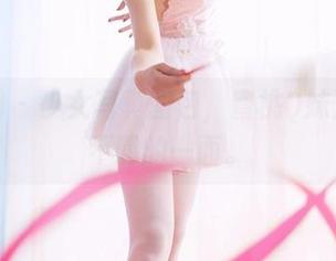 果团网 - 少女写真图包，蜜桃Q妹儿也有不羁的一面。