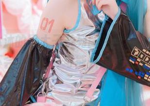 炸酱沐沐的黑太子系列图片合集，放心，不会太暗……可能只是一点点！