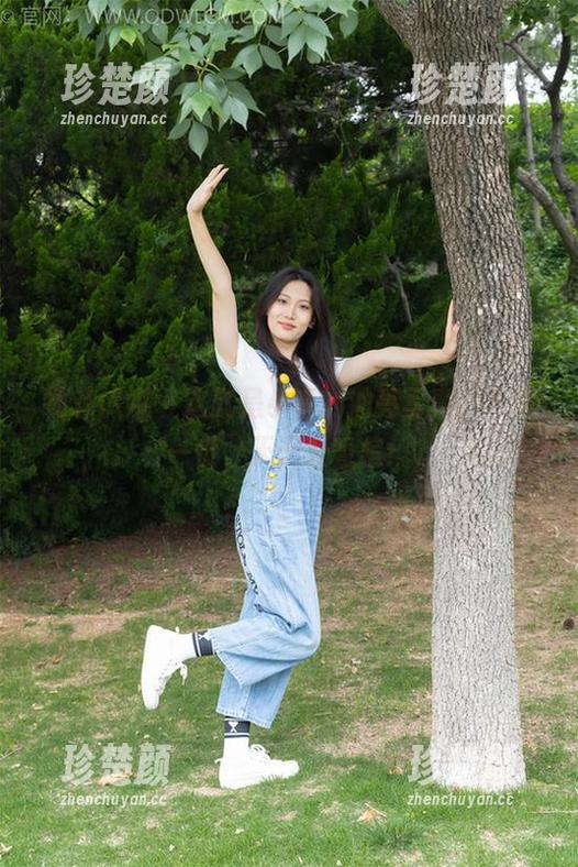 物恋传媒-小晴 物恋传媒 - 这就是小晴的油亮写真,下载一份,天天开香槟!