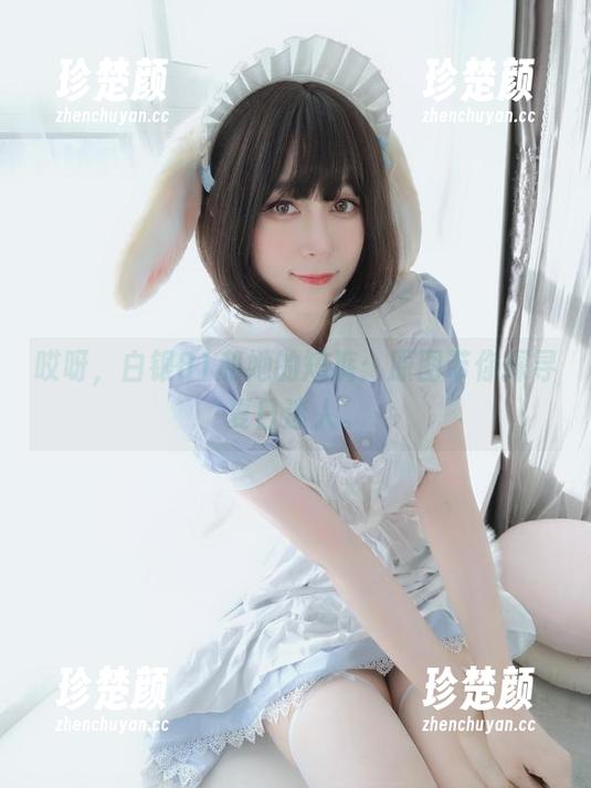 哎呀，白银81和她的短裤：原图带你探寻夏日迷人。