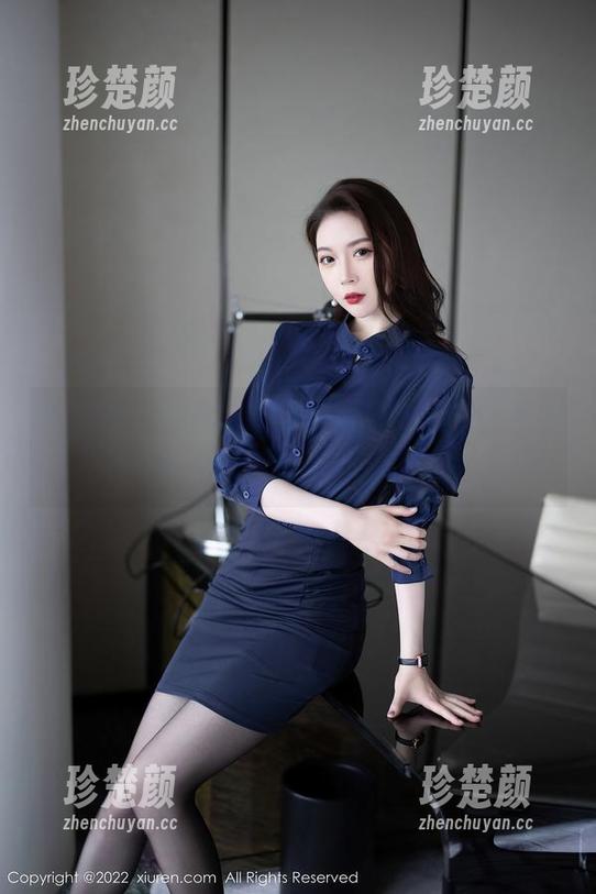 秀人网 - ALICE梁紫轩图包更新，‘秘密’其实只是她的可爱表情！