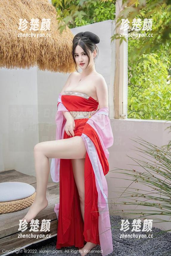 秀人网 - 白裙子就像Lovely璐璐的专属标识，约等于‘低调奢华’的代名词，来组图片合集给你长长见识。