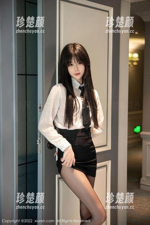 秀人网 - 探寻不完的夏日，伊诺的写真合集如梦似幻