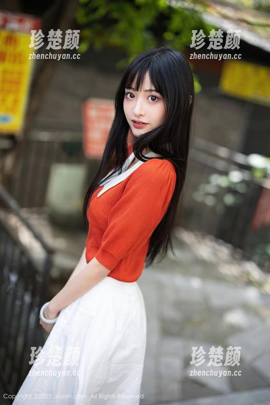 秀人网 - 下载唐宁宁推动眼镜美学的图集，明明是用来遮掩，偏偏让我关注了她的眼神。