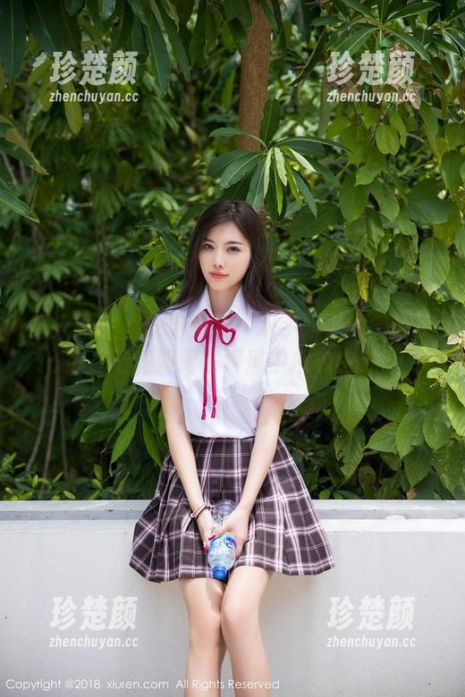 秀人网 - 唐安诺图集：水手服下的微妙挑战，看她如何在海风中摇曳生姿。