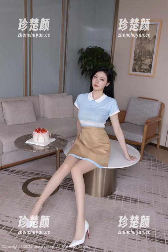 秀人网 - 小纯子校服图包，瞧瞧这酷酷又俏皮的搭配，眼睛不够用