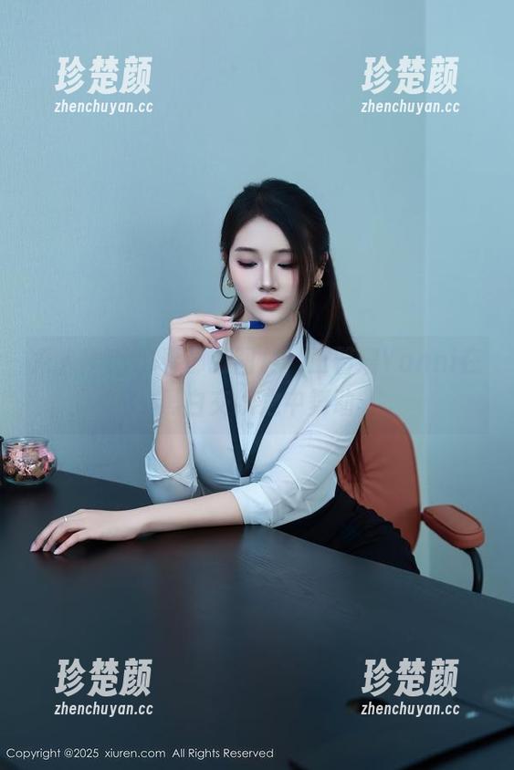 秀人网 - 你看那张图片，王馨瑶Yanni在黑白交织之中舞动