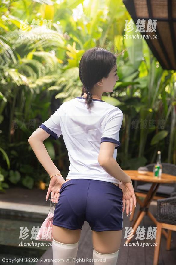 秀人网-甜妮 秀人网 - 甜妮带来的粉色图包,像被蜜糖包裹的梦
