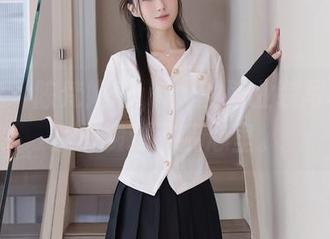 秀人网 - 陈梵妮Fanny的职业装写真，不小心搬进了我心里。